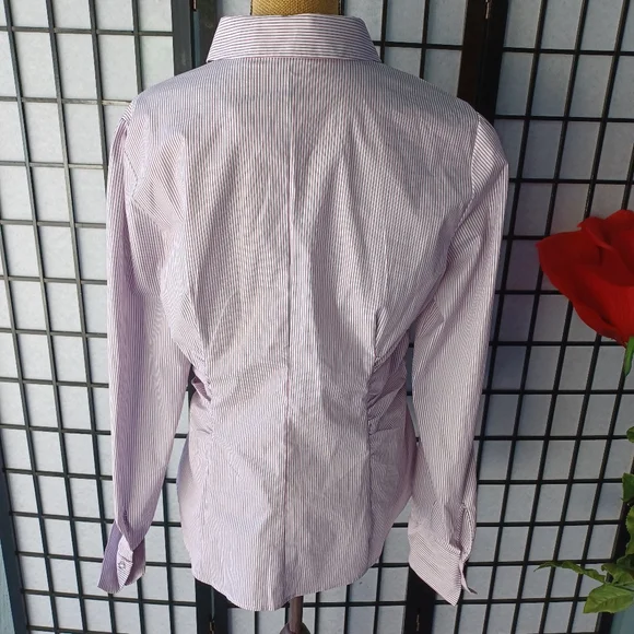 NEW YORK & COMPANY beautiful blouse with collar, striped long sleeve polo style - Picture 14 of 15